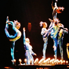 Spectacle Dralion par le Cirque du Soleil via wikimedia Commons