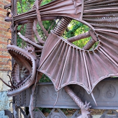 Grille d'entrée du Parc Güell de Gaudi via Wikimedia Commons