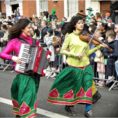 La Saint_Patrick à Dublin, par uggboy via Wikimedia Commonsc
