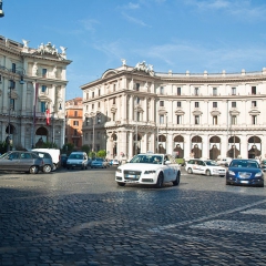 Taxis de Rome PhillipC via Flickr Wikimedia Commons